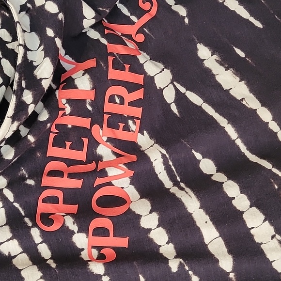 Off the shoulder Pretty Powerful Torrid top - Picture 2 of 4